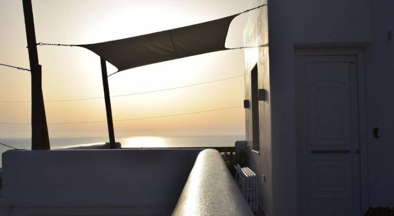 Wonderful house with terrace | Pets allowed in Santorini