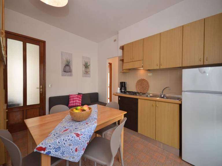 Holiday apartment with patio — photo 5