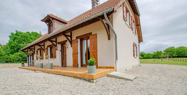 Charming gite with patio, yard & barbeque | Pet-friendly in Troyes