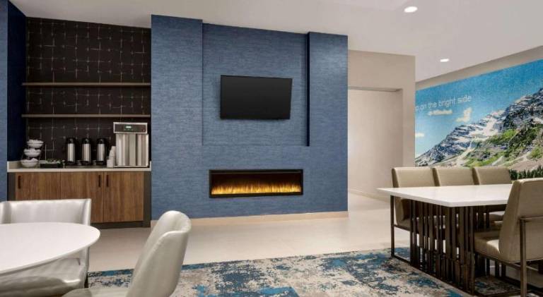 La Quinta Inn & Suites by Wyndham Denver Parker — photo 4