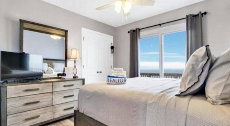 Sea Haven - OCEANFRONT! Amazing master suite with a private oceanfront deck! Recently renovated and — photo 2