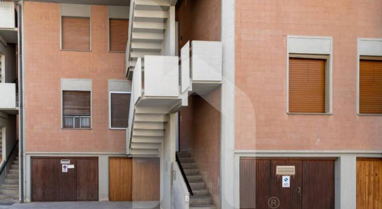 Holiday apartment with terrace in Pineto