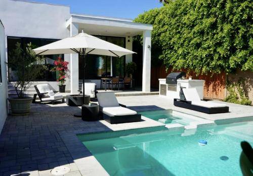 Palm Pool view Delux Double room