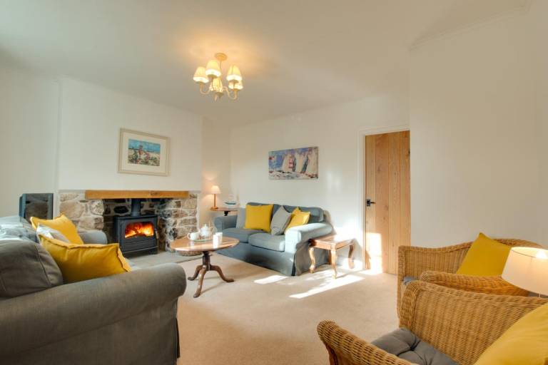 Fully equipped cottage with yard | Pet-friendly — photo 4