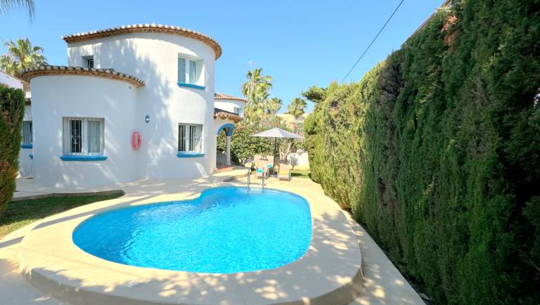 Villa with private pool, BBQ & terrace in Denia