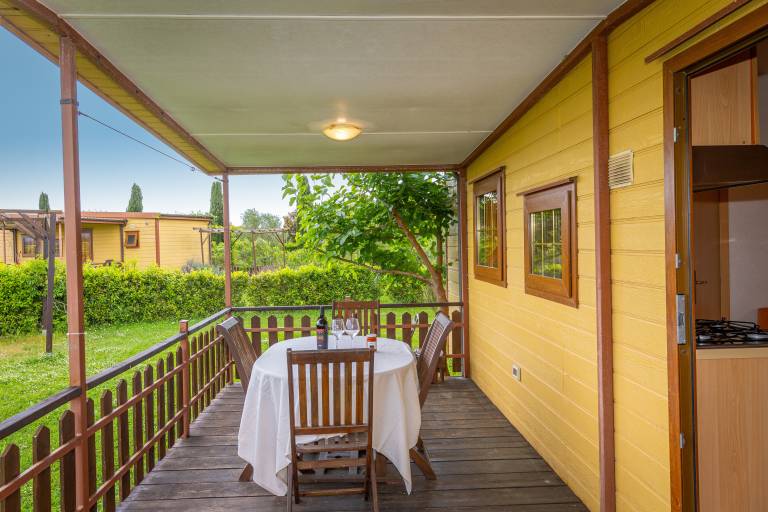 Bungalow 'Stella 2' with Shared Pool, Private Terrace and Air Conditioning — photo 2