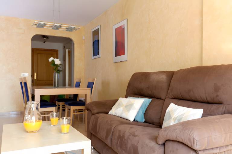 Apartment 'Jardines De Playa Gandia' with Shared Pool, Wi-Fi and Air Conditioning — photo 4