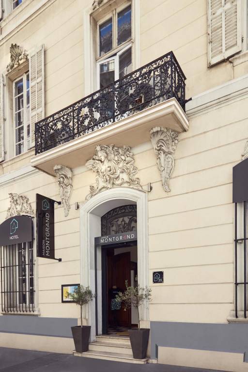 Lovely serviced apartment with garden & patio | Close to Notre-Dame de la Garde | Suitable for remote work | Dogs allowed in Marseille