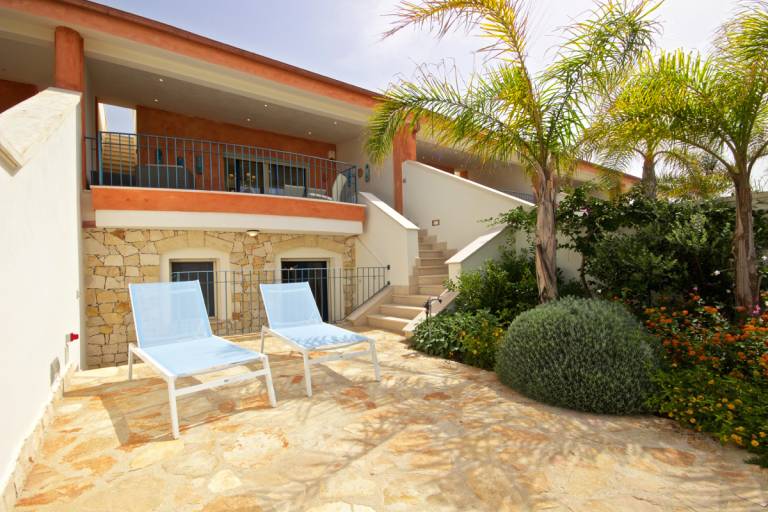 Villa with terrace & garden | Sea view — photo 2