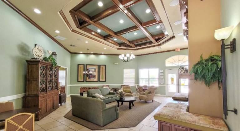 Vacation home with pool & hot tub — photo 4