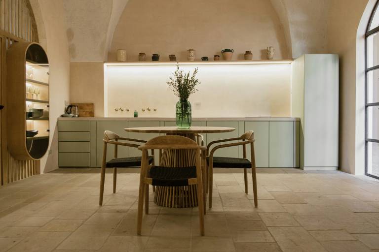 Holiday apartment with pool, patio & garden — photo 4