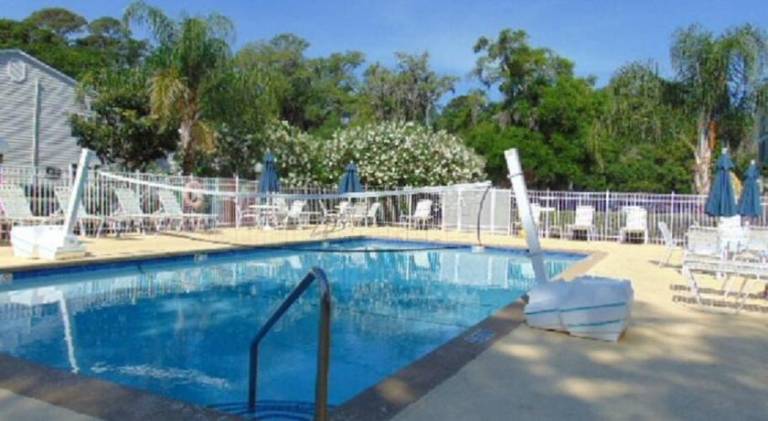 Holiday apartment with pool — photo 4