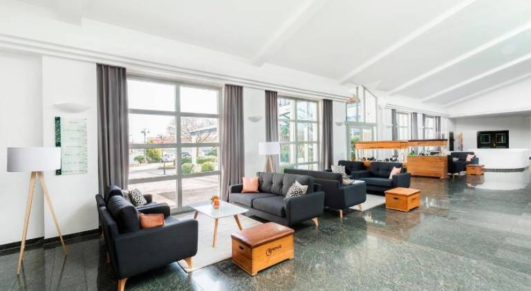 Serviced apartment with terrace, pool & sauna | Pets allowed — photo 4