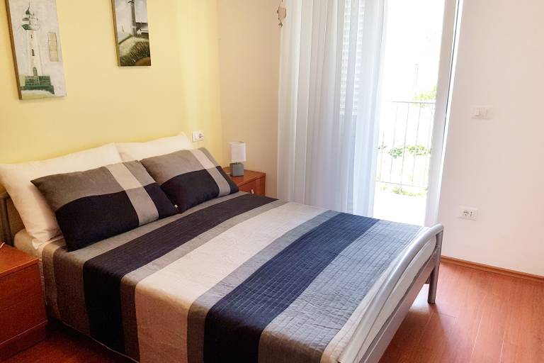 One bedroom apartment with terrace and sea view Rovinj (A-3373-b) — photo 5