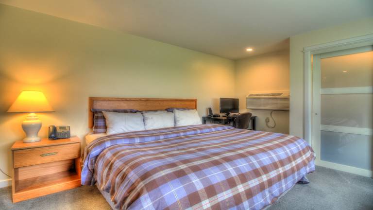 Condo with heated pool | Mountain view — photo 3