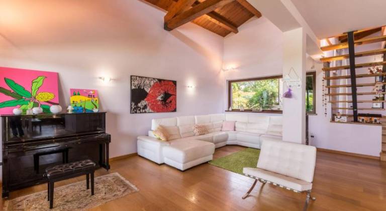 Villa with pool — photo 2