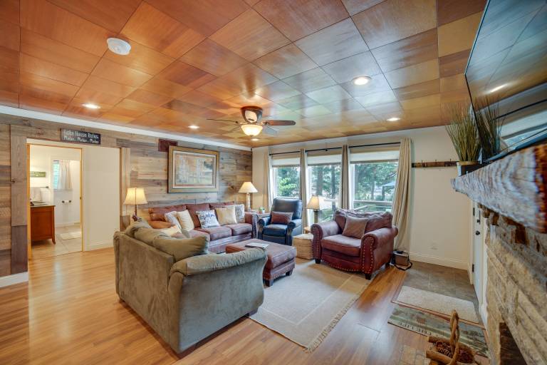 Waterfront Monticello Home w/ Fire Pit & Deck! — photo 5