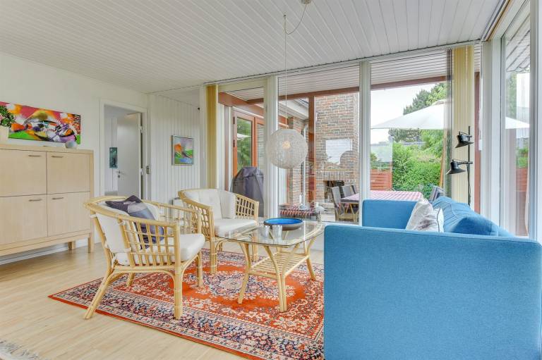Child-friendly wonderful vacation home with jacuzzi, yard & patio | Next to the beach | Pets allowed — photo 3