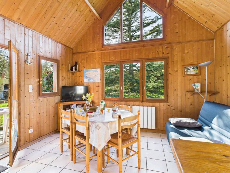 Chalet with barbeque, garden & terrace — photo 4