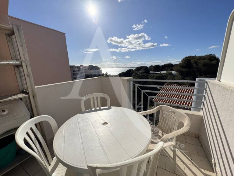 Holiday apartment with garden & terrace — photo 2