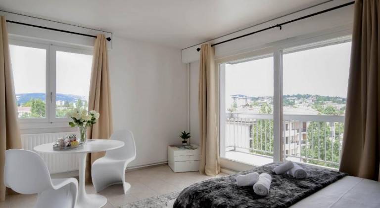 Holiday apartment with garden & pool — photo 2