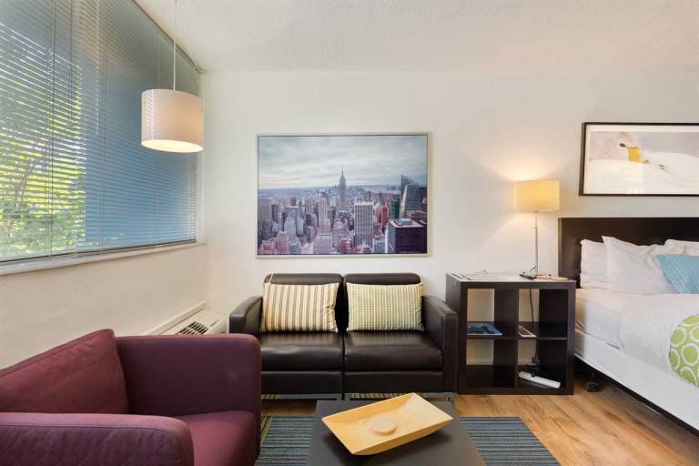 Studio flat  Brookwood