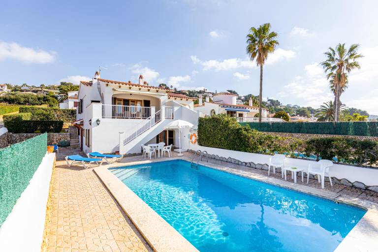 Fully equipped villa with yard, terrace & private pool | Pets are welcome in Alayor