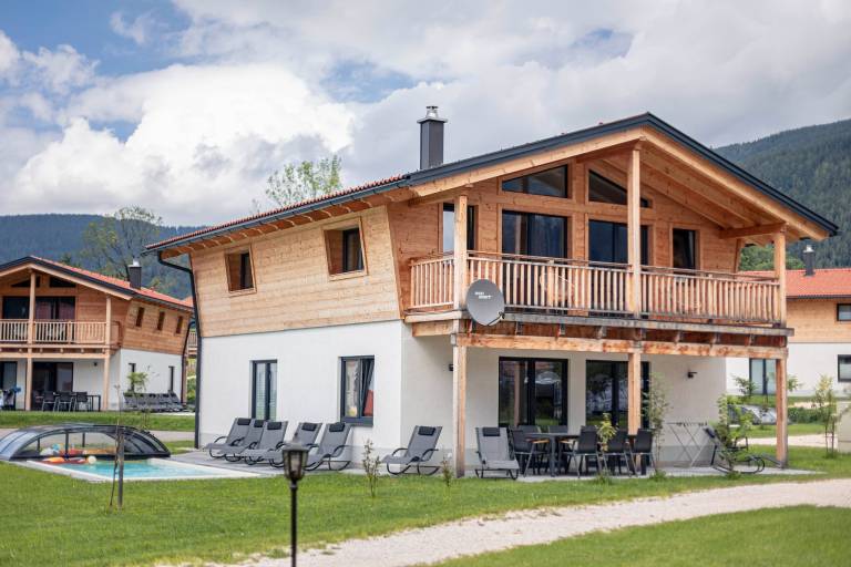 Chalet with yard, sauna & terrace | Mountain view — photo 5