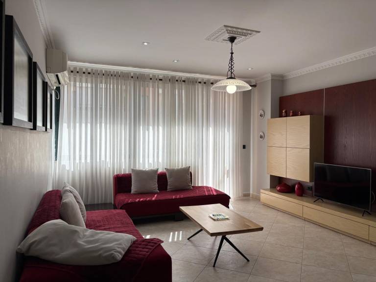 Laureta Apartment