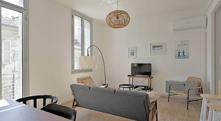 JADE - Clim - Proche Halles - 2 chambres — photo 3