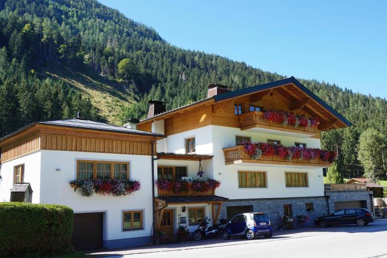 Ferienwohnung mit Hund in Flachau f&uuml;r max. 2 Personen