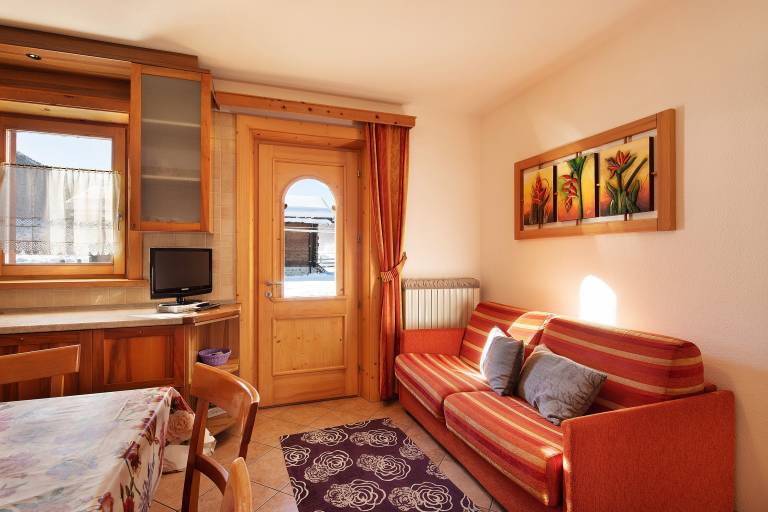 Pet-friendly Holiday Home Baita sulle Alpi with Mountain View, Garden, Terrace, BBQ & Wi-Fi — photo 4