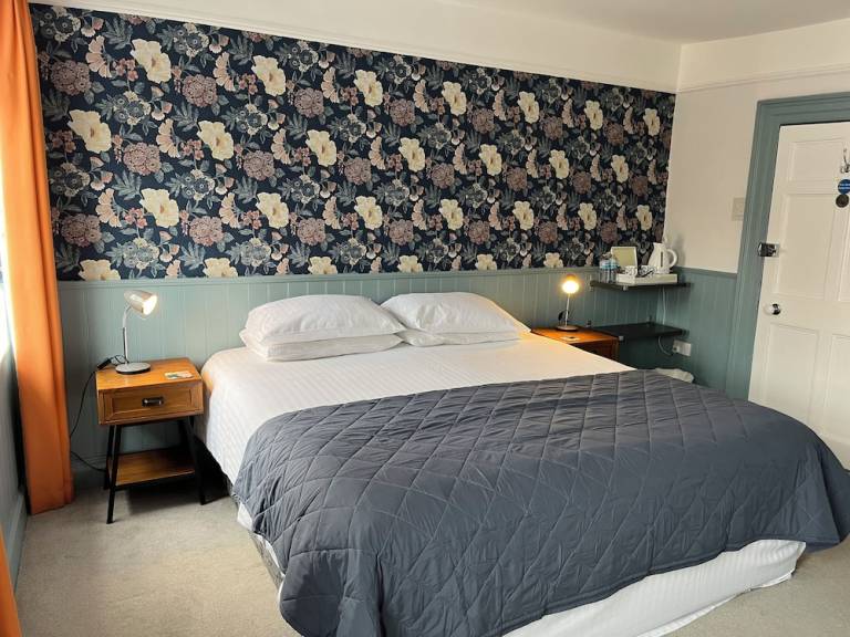 Bed and breakfast  West Wellow