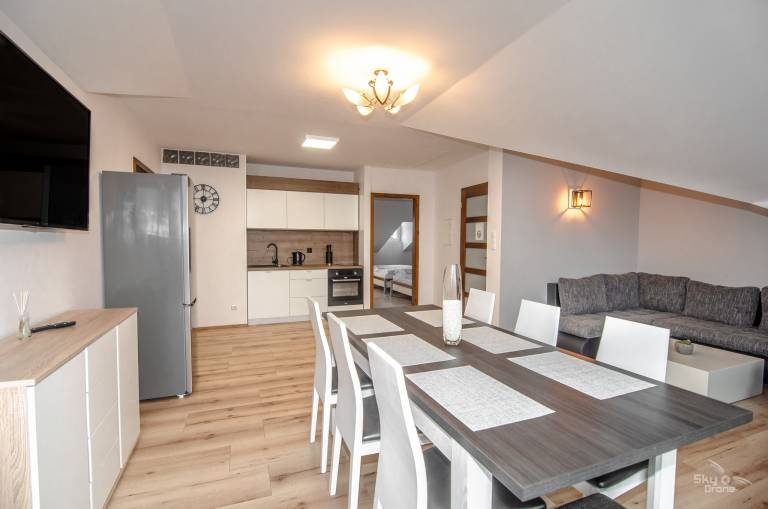 Duży rodzinny apartament z tarasem i pięknym widokiem blisko plaży — photo 2