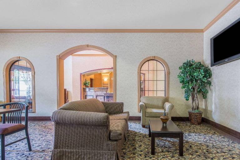 Baymont by Wyndham Wichita Falls — photo 4