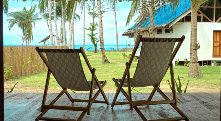 Beachfront Katutubo Villa - where the world ends in El Nido