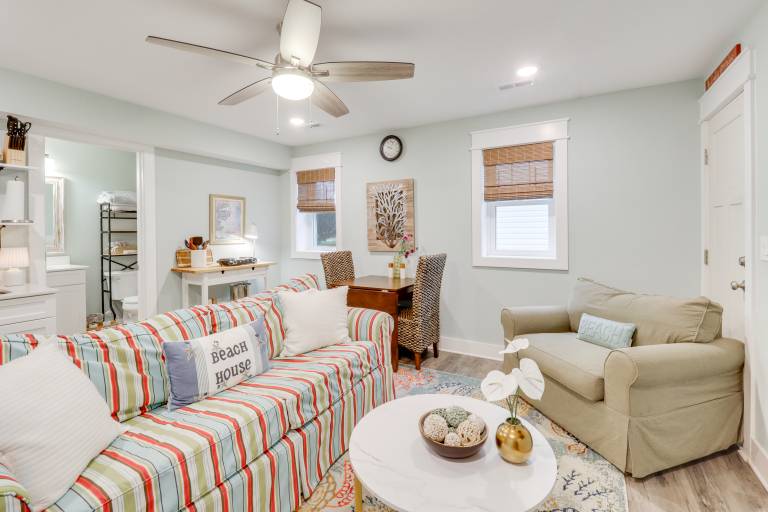 Walk to Beach: Apt w/ Private Hot Tub! — photo 4