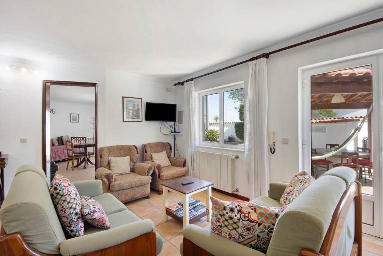 Fully equipped ample vacation home with garden, private pool & patio | Garden view | Pets allowed — photo 3