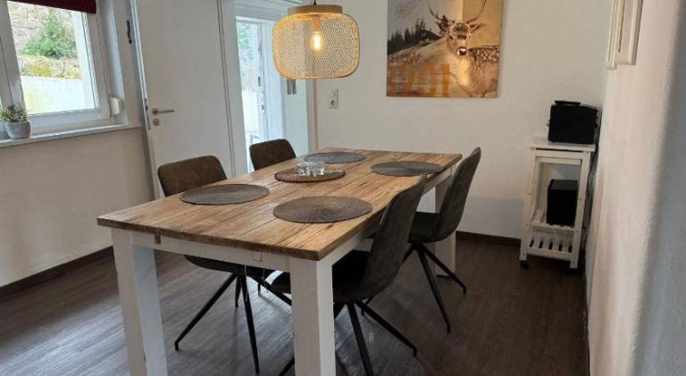 PrimeLoft Hirsch - gemutlich & geraumig - bis 4 Pers - eigener Eingang & Parkplatz - 84qm im EG — photo 3