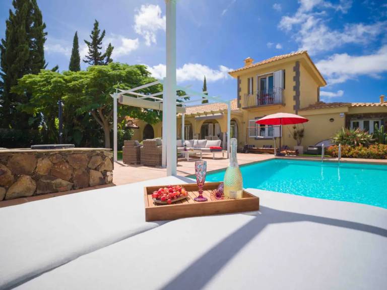 Holiday Home 'Villa Linda' with Mountain Views, Private Pool and Wi-Fi — photo 3