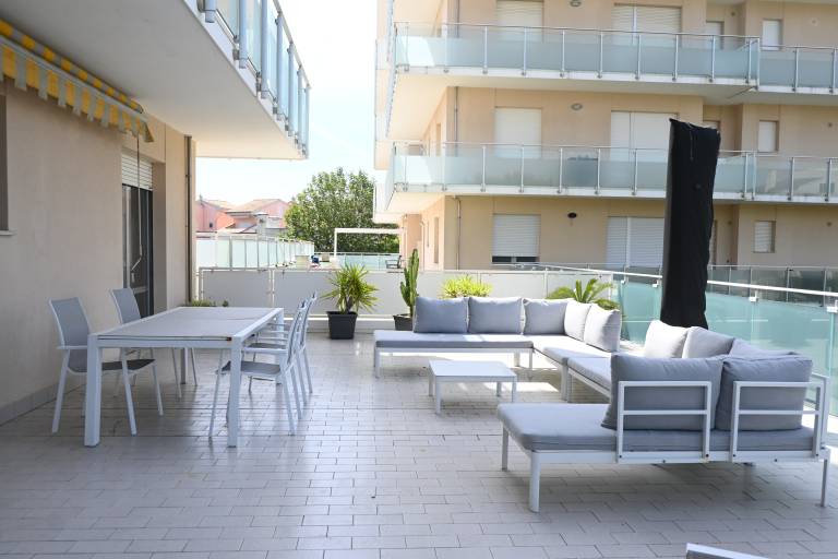 Rental apartment with terrace — photo 3