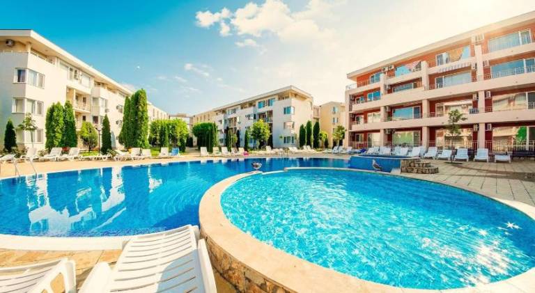 Rental apartment with terrace, garden & pool | Dogs allowed — photo 3