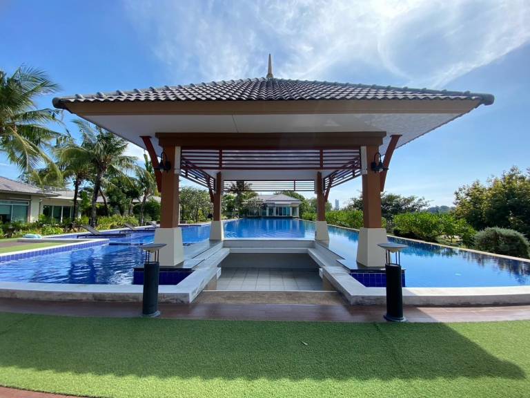 Charming house with hot tub, pool & BBQ | Water view | Beach nearby | Suitable for remote work | Pet-friendly — photo 3