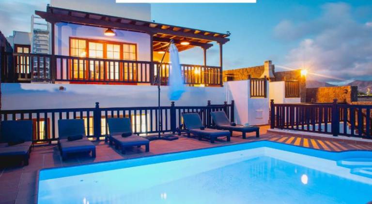 Villa with pool in Yaiza