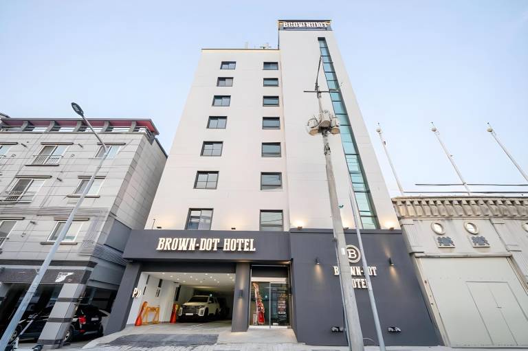 Brown Dot Hotel NamGumi Branch