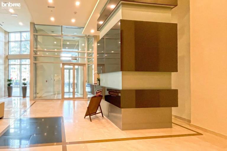 Fully equipped rental apartment with garden & pool | Next to Burj Khalifa | Perfect for remote work | Pets are welcome — photo 5