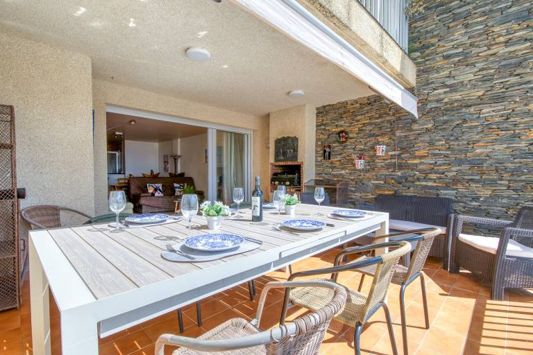 Holiday apartment with grill, yard & patio — photo 5