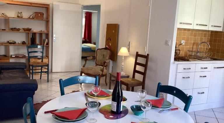 Rental apartment with 2 rooms for 5 persons — photo 3
