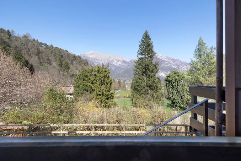 Apartment with patio | Mountain view — photo 3