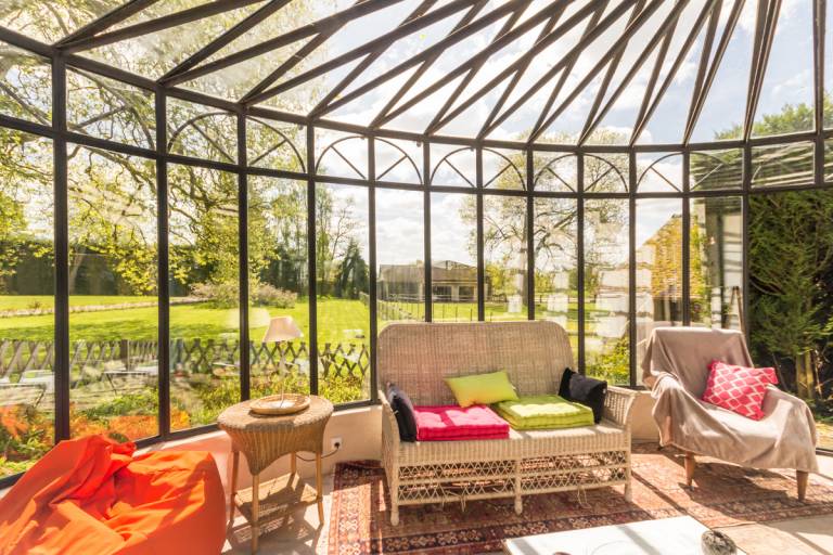 Gite with patio, barbecue & yard — photo 4
